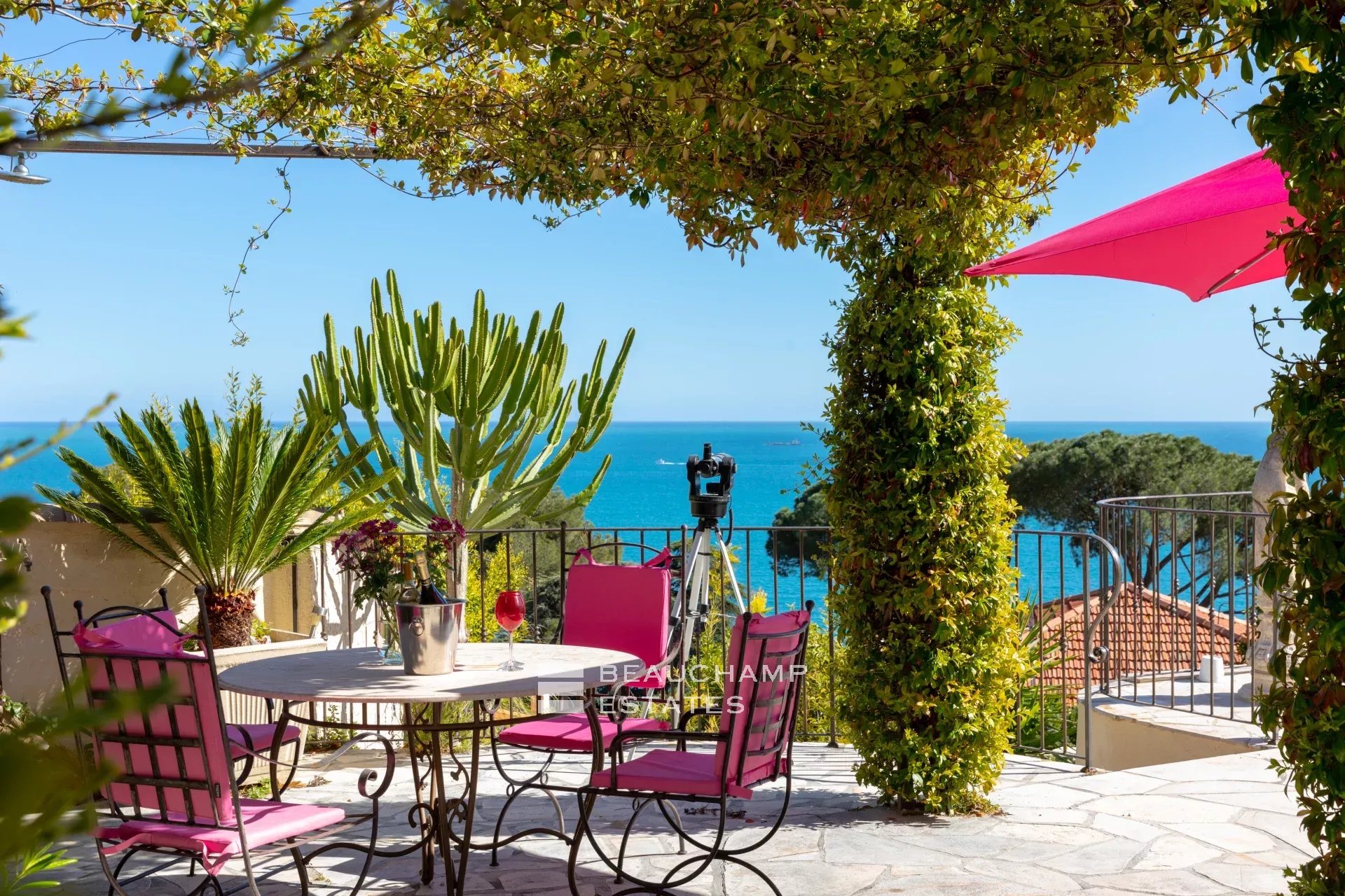 Charmante villa provençale de 5 chambres à Eze Beautiful villa with 5 rooms in Eze