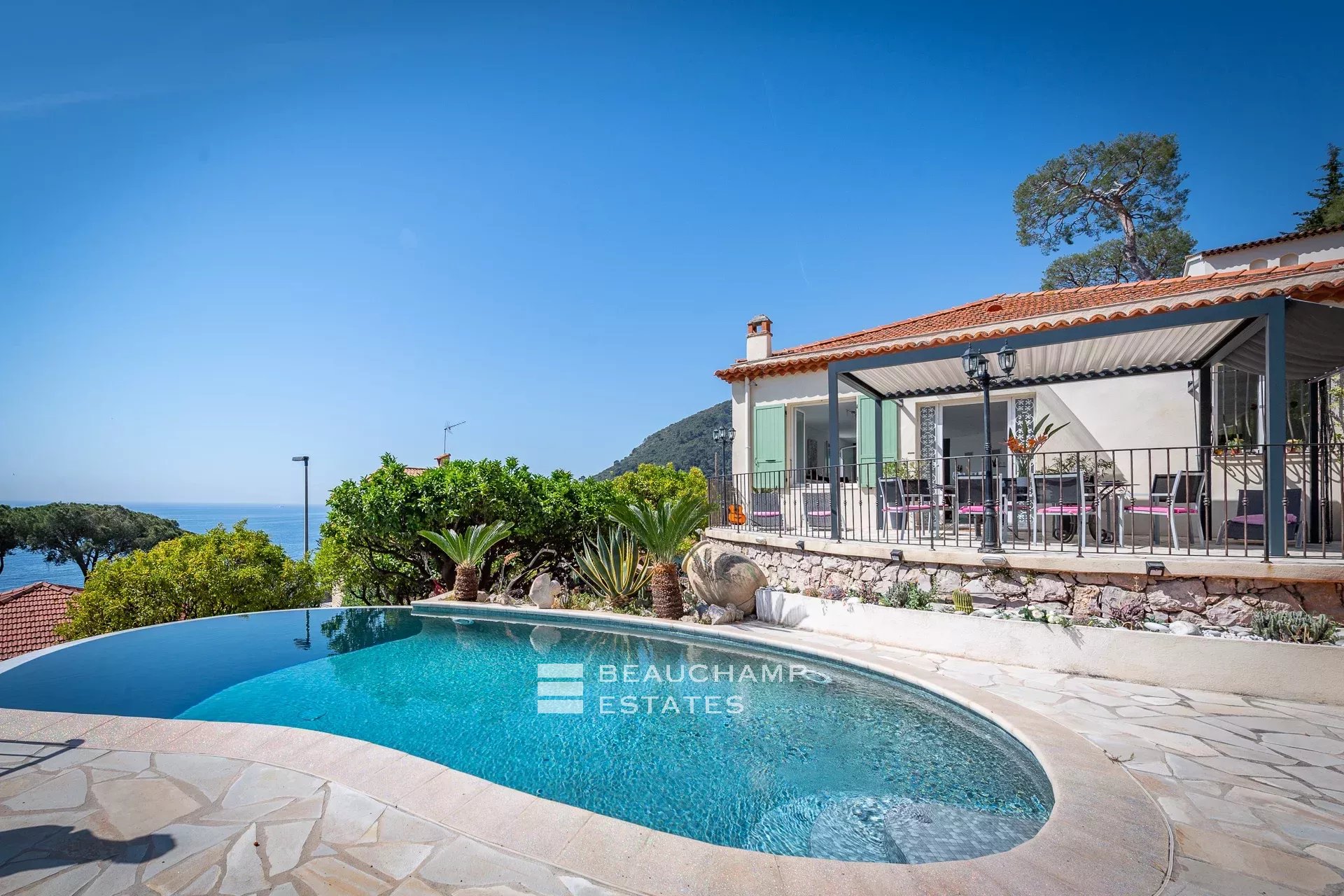 Charmante villa provençale de 5 chambres à Eze Beautiful villa with 5 rooms in Eze