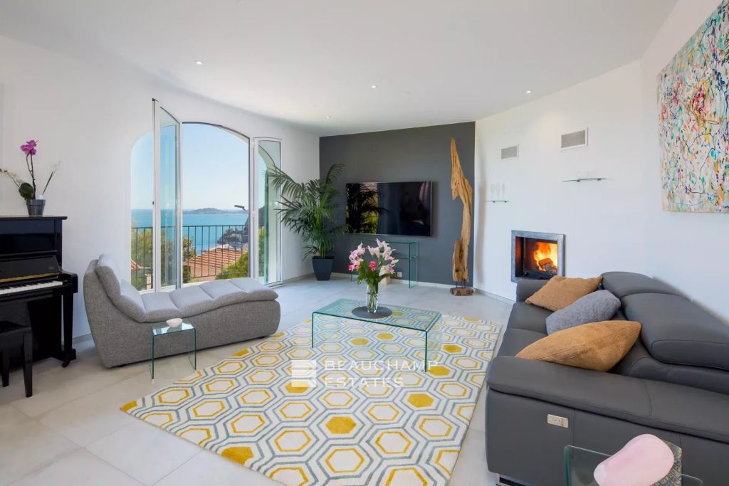 Beautiful villa with 5 rooms in Eze