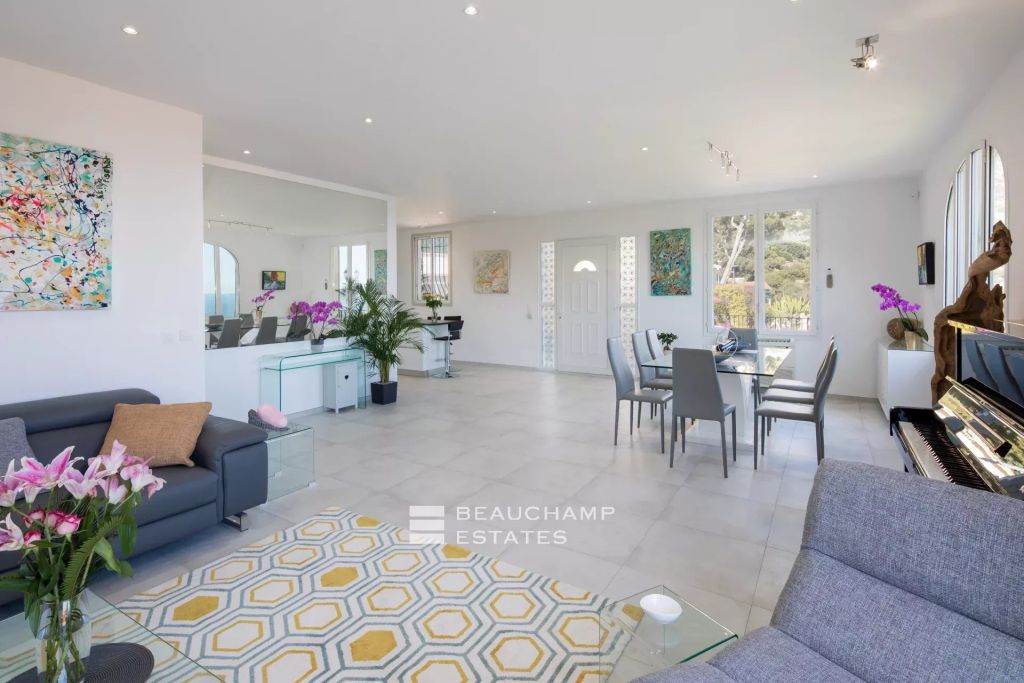 Beautiful villa with 5 rooms in Eze