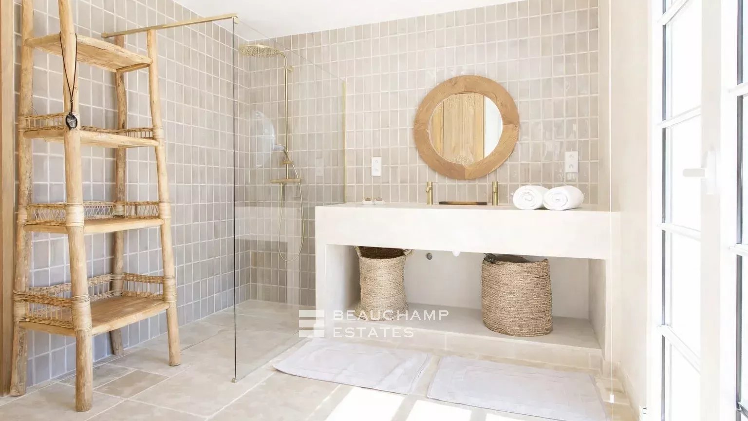 Villa bohème chic à deux pas de la plage des Canoubiers et du centre de Saint-Tropez Bohemian Chic Luxury Villa Steps from the Beach and Saint-Tropez Center