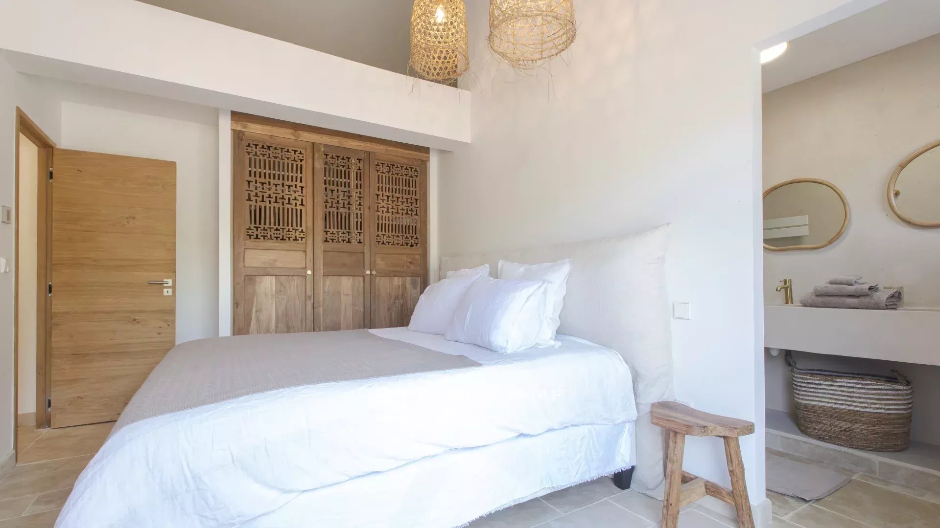 Villa bohème chic à deux pas de la plage des Canoubiers et du centre de Saint-Tropez Bohemian Chic Luxury Villa Steps from the Beach and Saint-Tropez Center