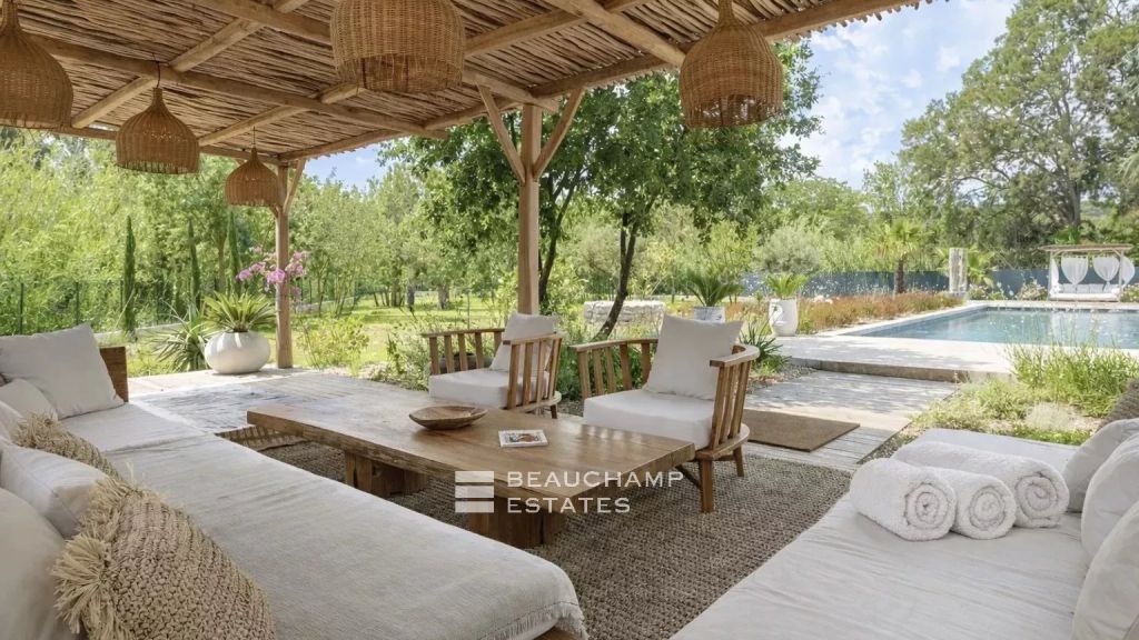 Bohemian Chic Luxury Villa Steps from the Beach and Saint-Tropez Center