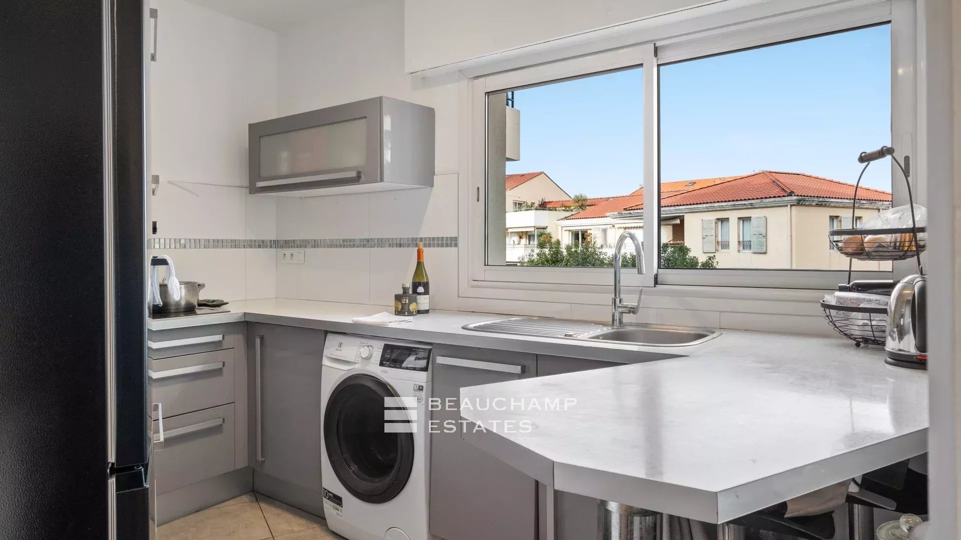 Bright 3 bedroom apartment – Cannes Centre Bright 3 bedroom apartment – Cannes Centre
