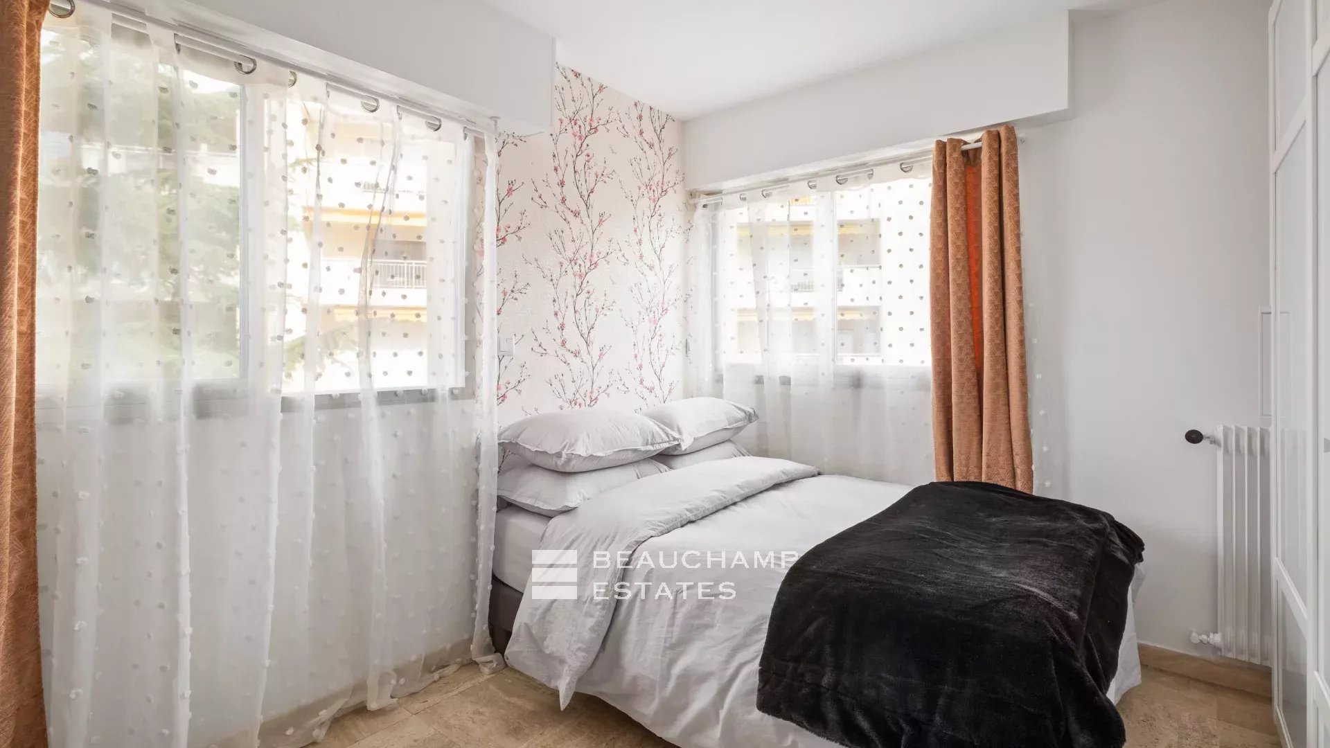 Bright 3 bedroom apartment – Cannes Centre Bright 3 bedroom apartment – Cannes Centre