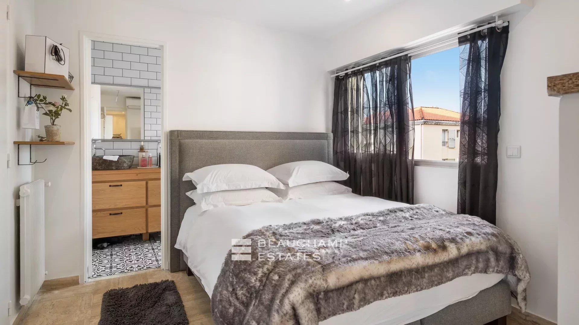 Bright 3 bedroom apartment – Cannes Centre Bright 3 bedroom apartment – Cannes Centre