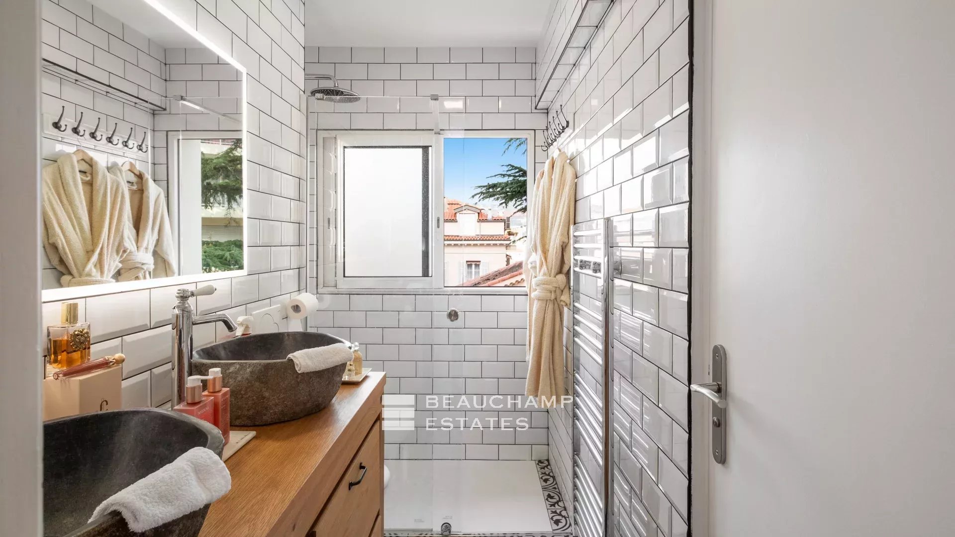 Bright 3 bedroom apartment – Cannes Centre Bright 3 bedroom apartment – Cannes Centre