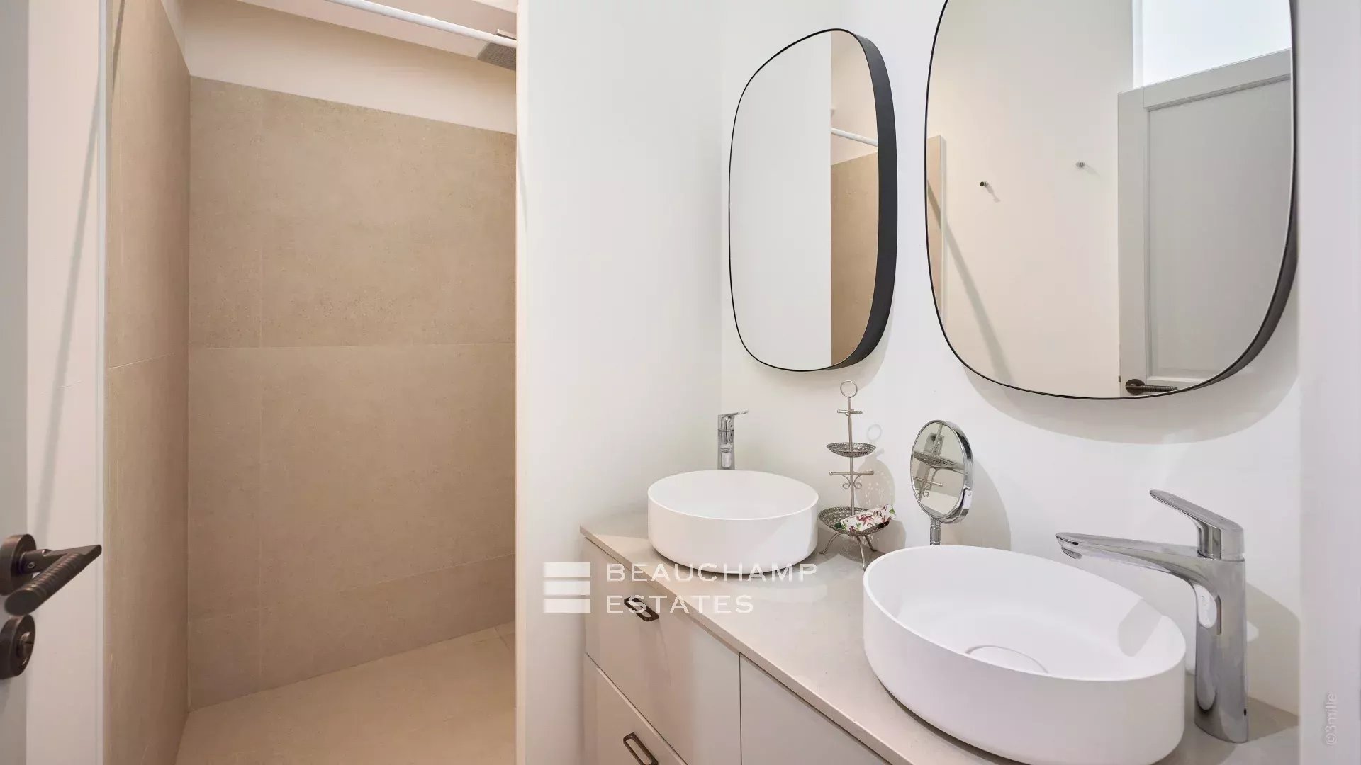 Lumineux appartement 3 chambres avec terrasses – Cannes Centre Bright 3 bedroom apartment with terraces – Cannes Centre