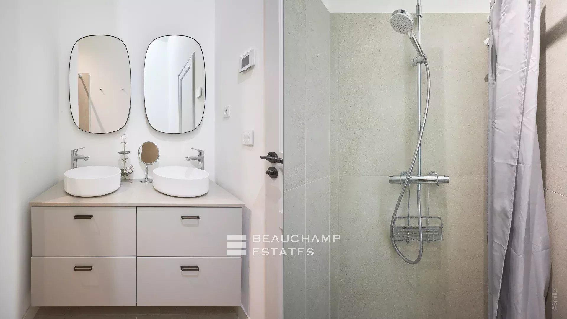 Lumineux appartement 3 chambres avec terrasses – Cannes Centre Bright 3 bedroom apartment with terraces – Cannes Centre