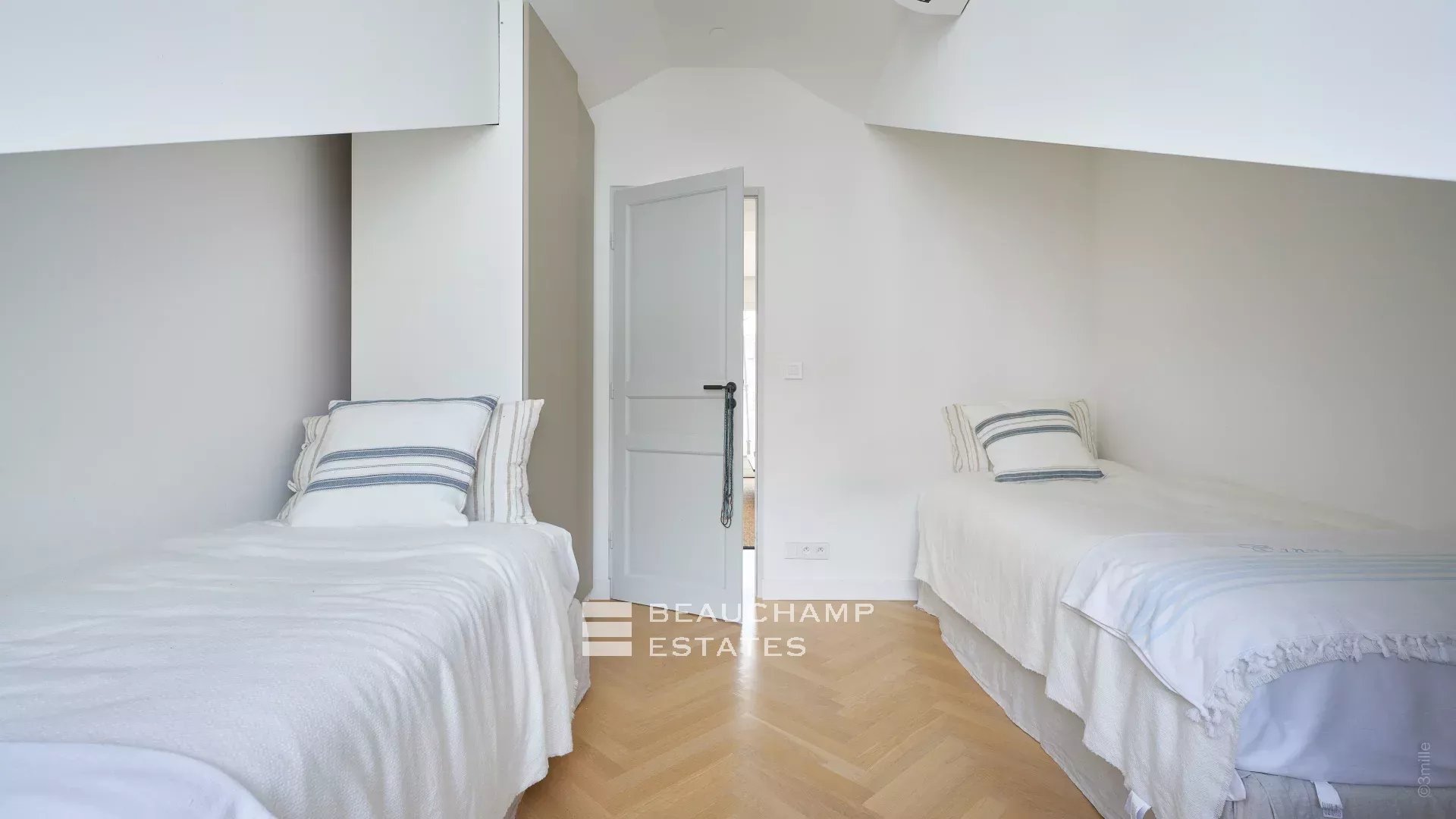 Lumineux appartement 3 chambres avec terrasses – Cannes Centre Bright 3 bedroom apartment with terraces – Cannes Centre