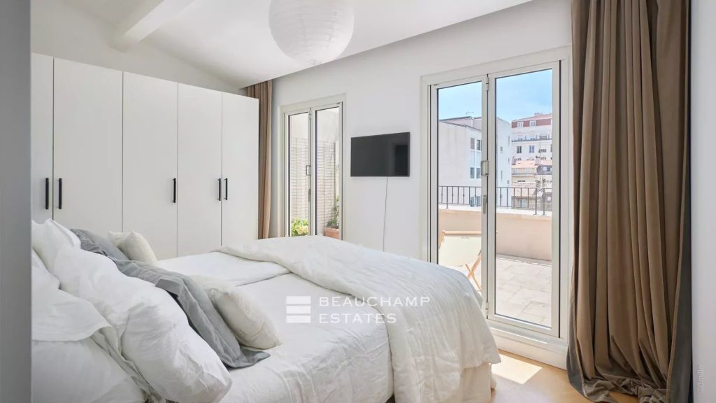 Bright 3 bedroom apartment with terraces – Cannes Centre