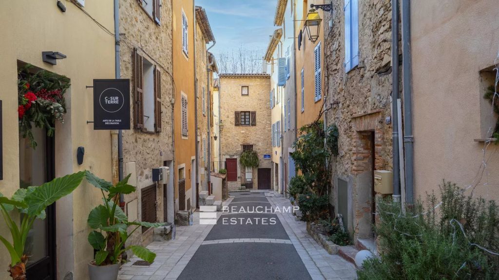 Building with 4 Units – Valbonne