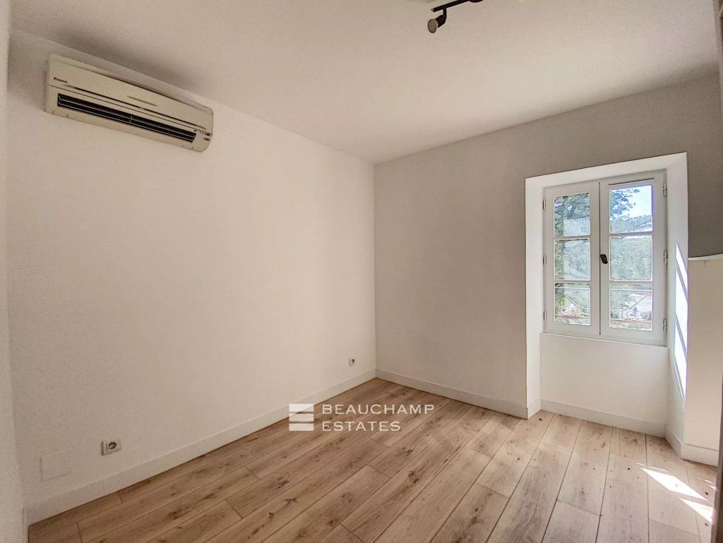 Building with 4 Units – Valbonne