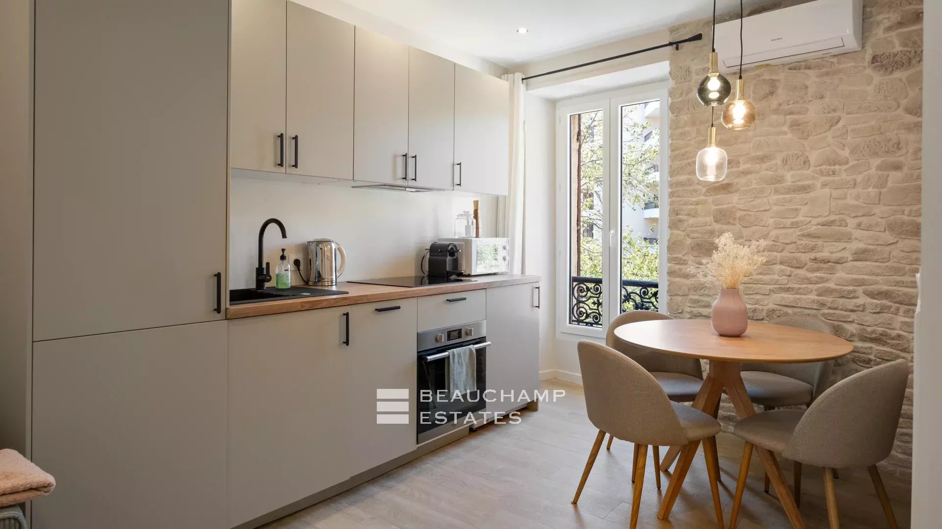 Calm, renovated 2-bedroom 2-bathroom apartment Calm, renovated 2-bedroom 2-bathroom apartment