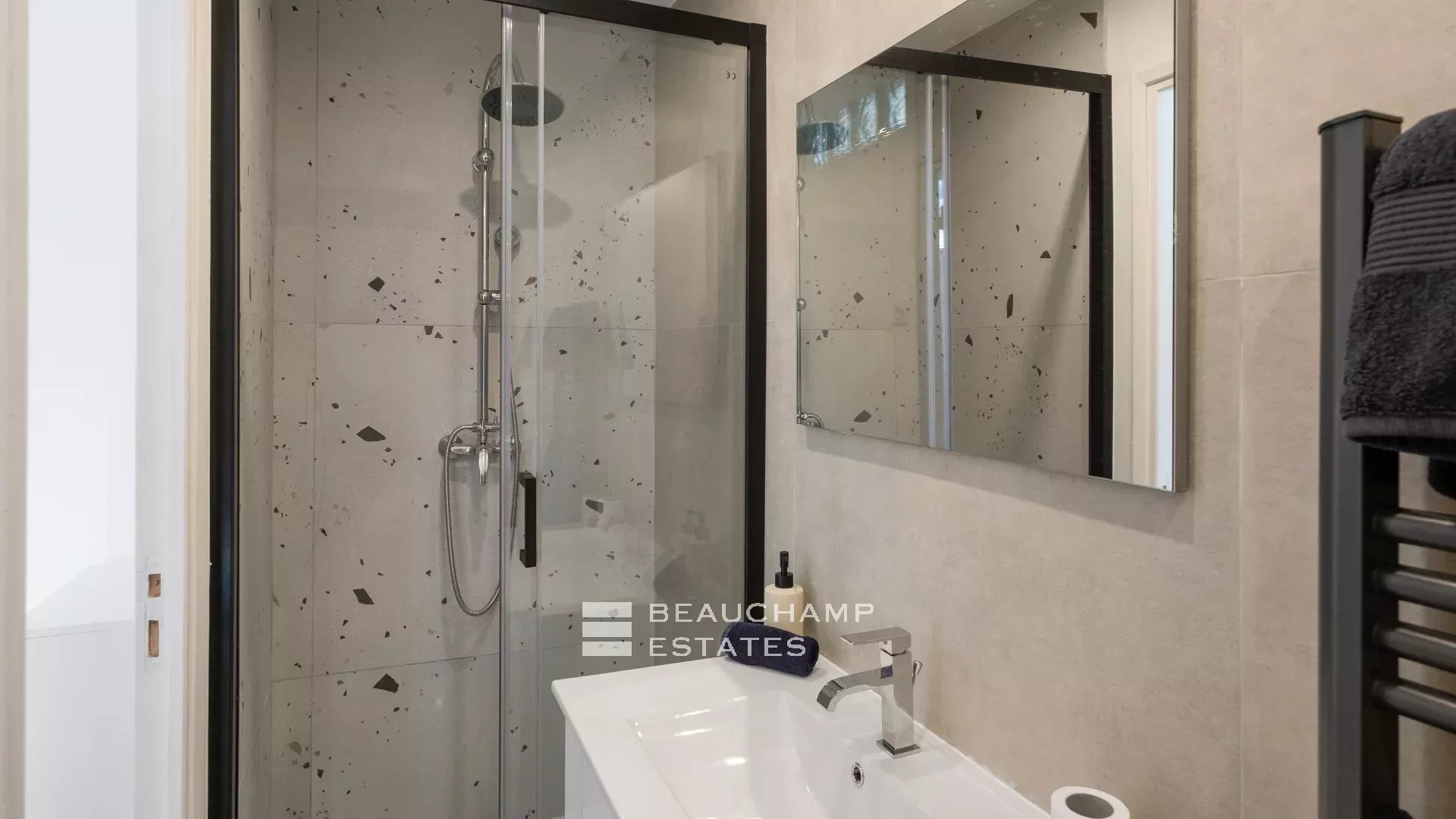 Calm, renovated 2-bedroom 2-bathroom apartment Calm, renovated 2-bedroom 2-bathroom apartment