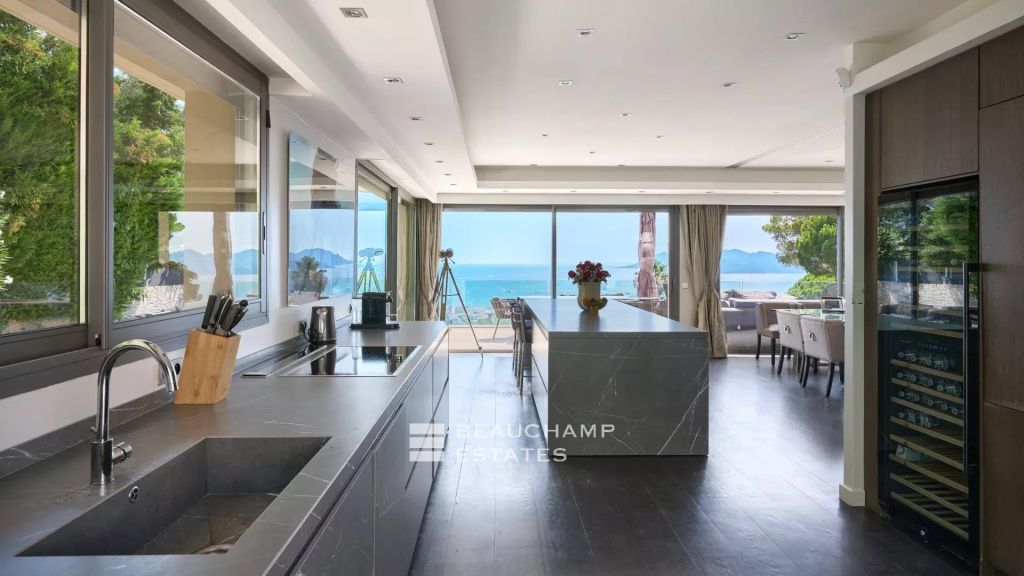 Cannes Californie Contemporary 6 Bedroom Villa
