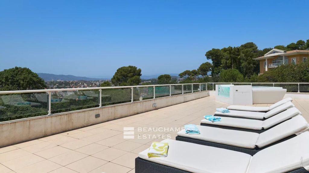 Cannes Californie Modern Villa with 8 bedrooms