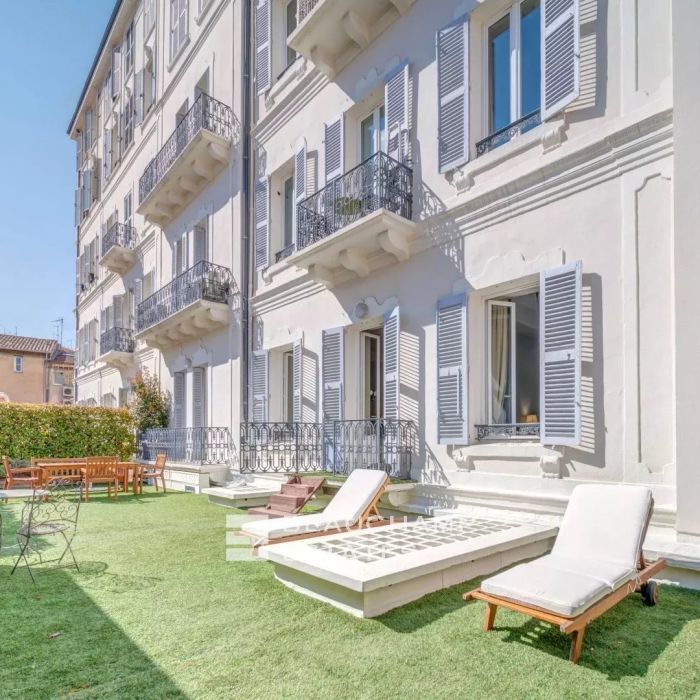 Cannes Center – 4 bedrooms apartment terrace