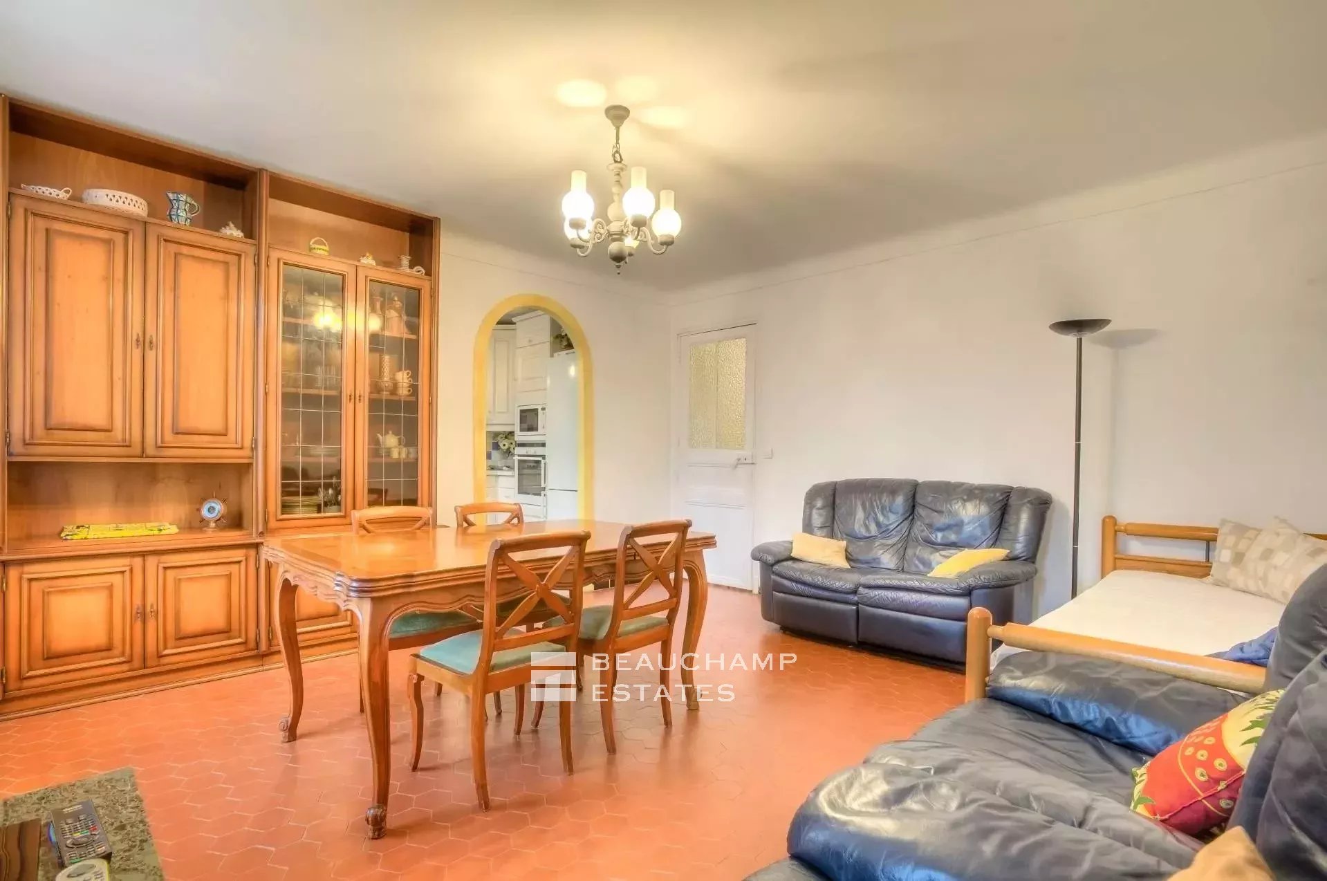Cannes Center – Large 2 bedrooms Apartment Cannes Center – Large 2 bedrooms Apartment