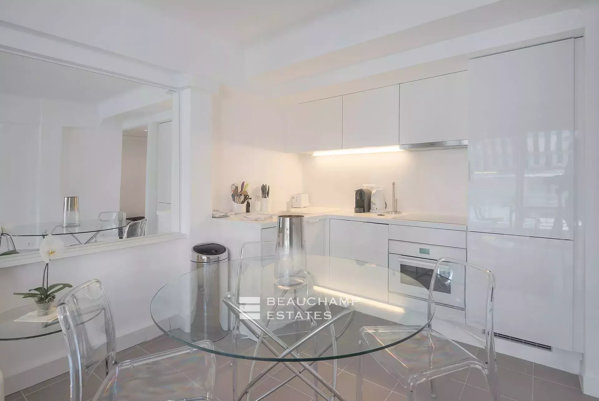 Cannes Centre – Appartement 2 chambres moderne Cannes Center – Modern 2 Bedroom Apartment