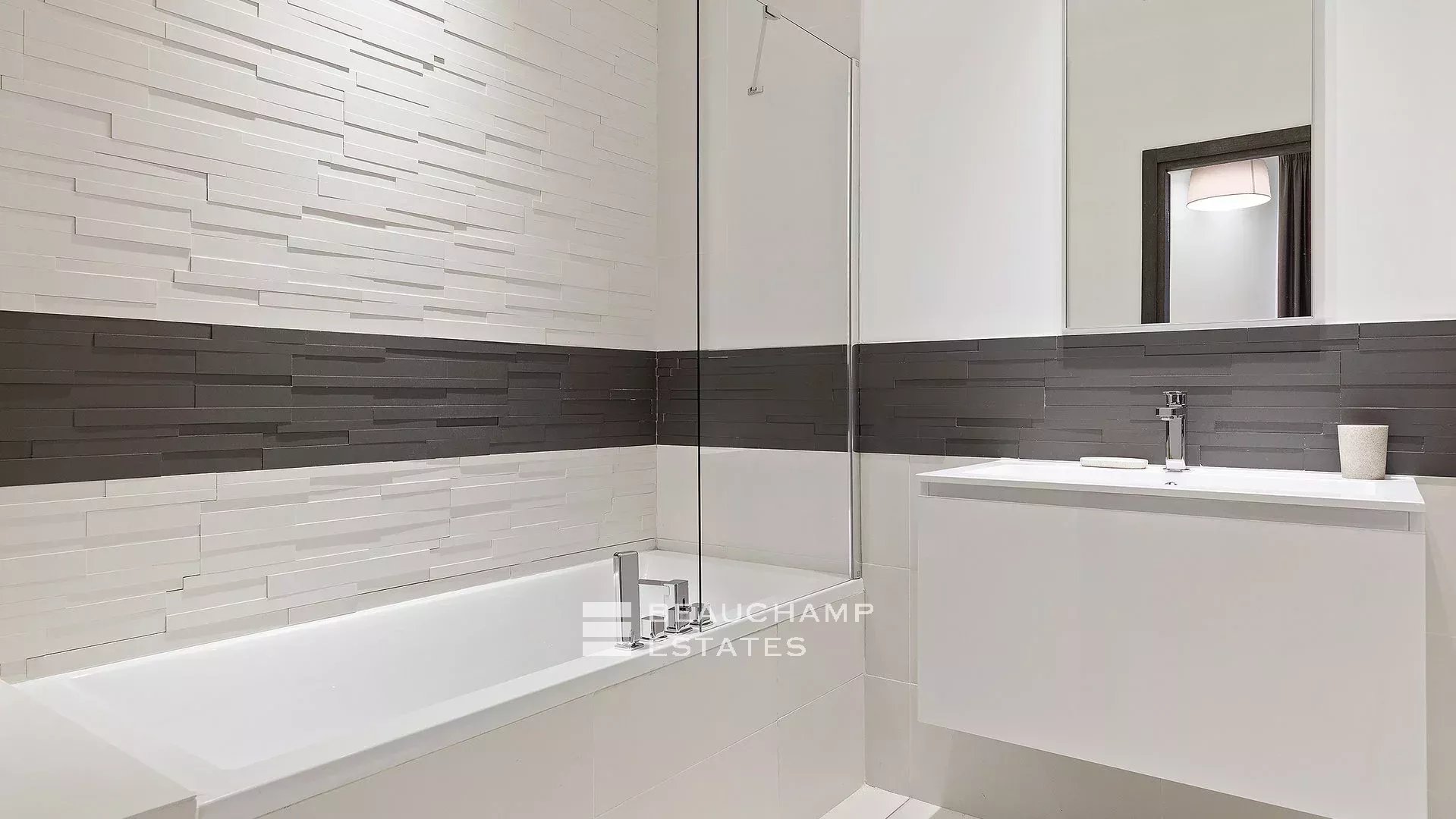 Cannes Center – Residence with Pool and Reception room Cannes Center – Residence with Pool and Reception room