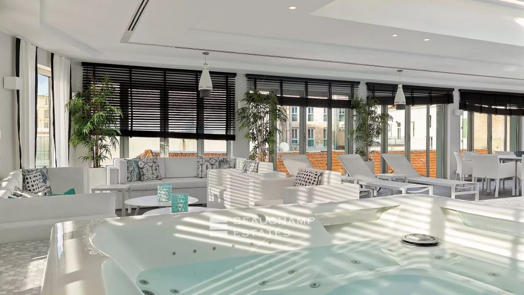 Cannes Center – Residence with Pool and Reception room