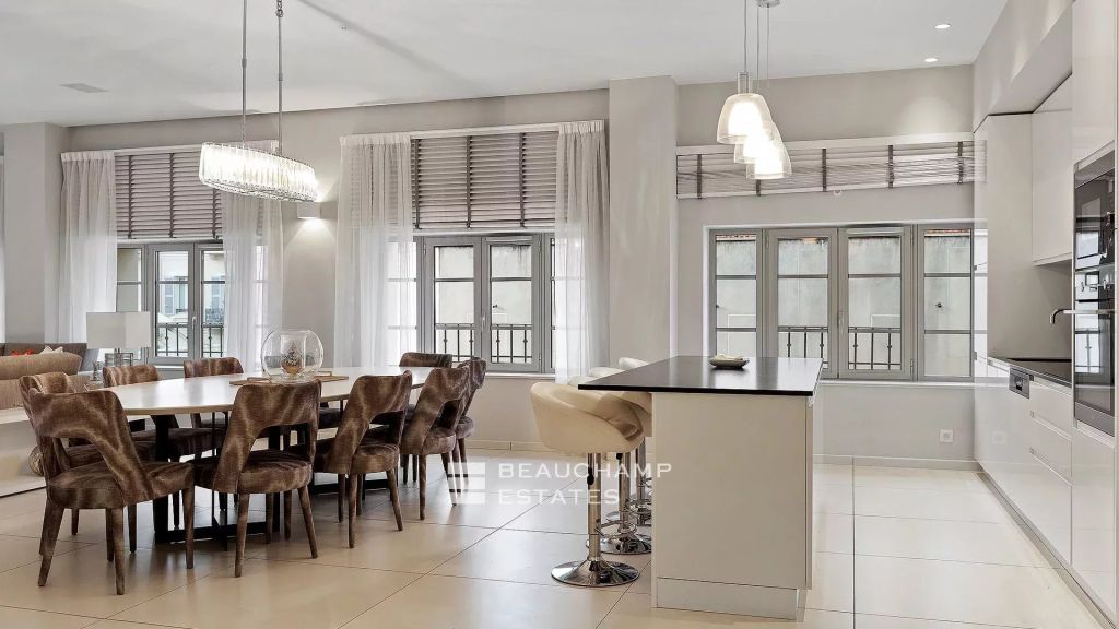 Cannes Center – Residence with Pool and Reception room