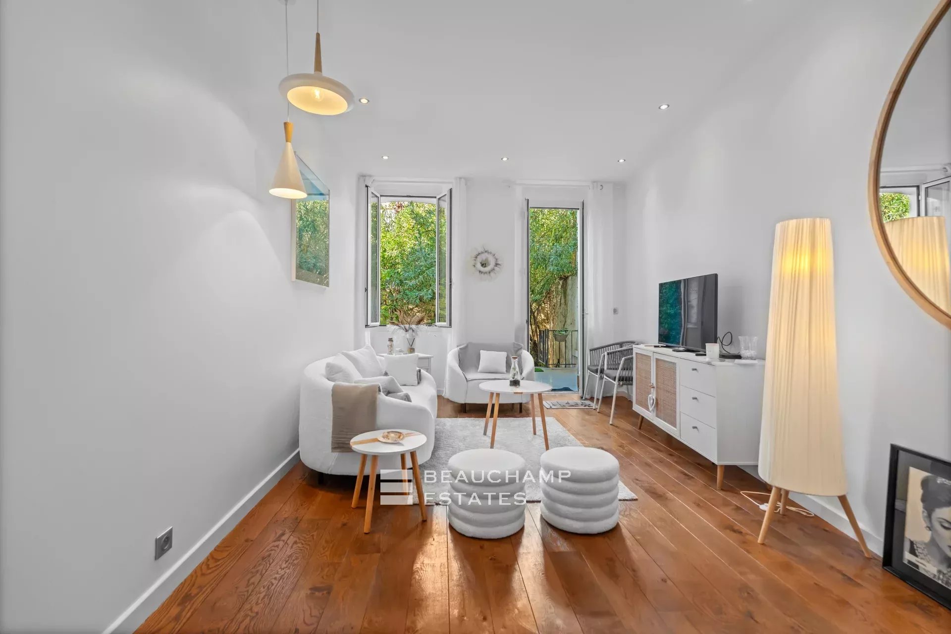 Cannes center – Superb fully renovated 2-room apartment Cannes center – Superb fully renovated 2-room apartment