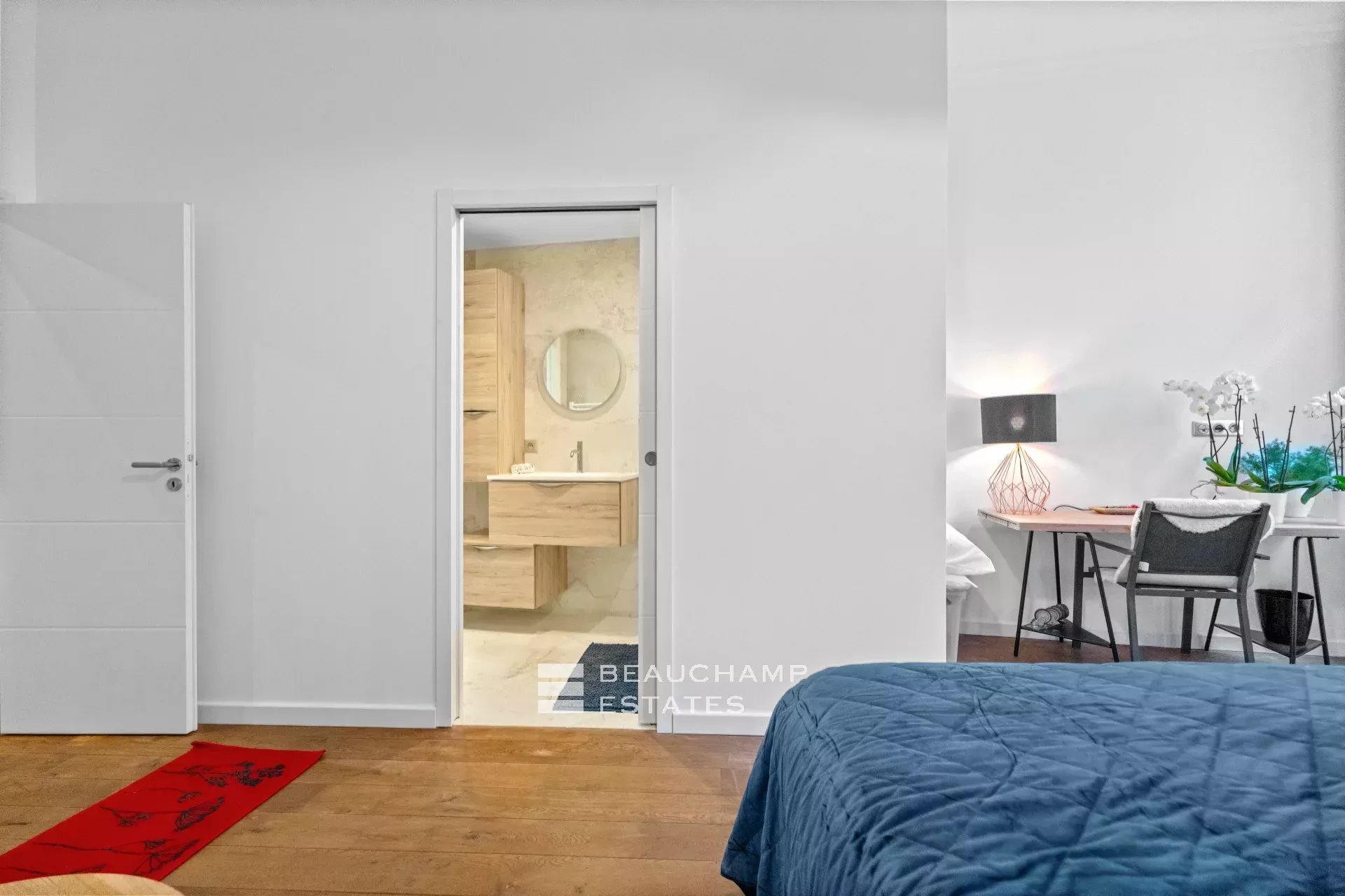 Cannes center – Superb fully renovated 2-room apartment Cannes center – Superb fully renovated 2-room apartment