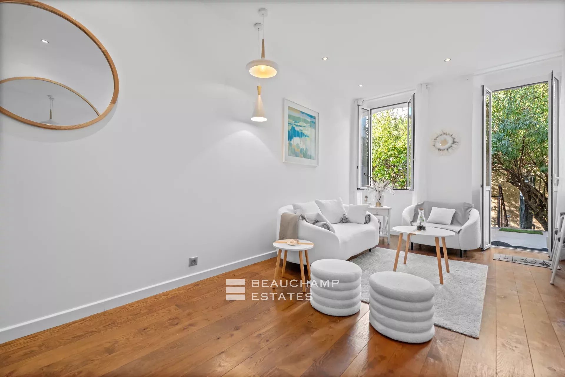 Cannes center – Superb fully renovated 2-room apartment Cannes center – Superb fully renovated 2-room apartment