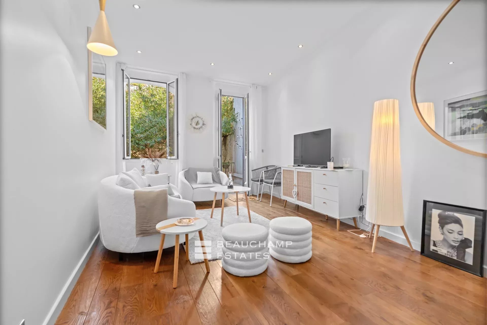 Cannes center – Superb fully renovated 2-room apartment Cannes center – Superb fully renovated 2-room apartment