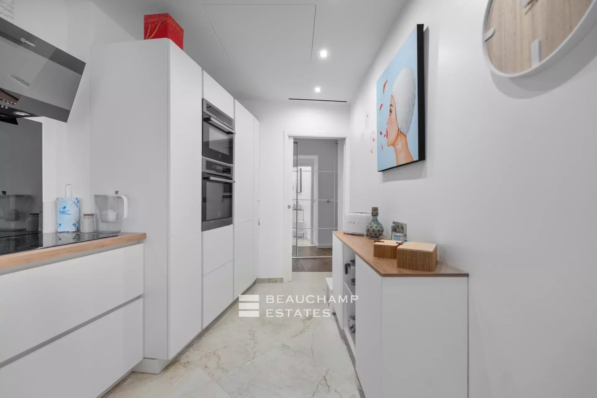 Cannes center – Superb fully renovated 2-room apartment Cannes center – Superb fully renovated 2-room apartment