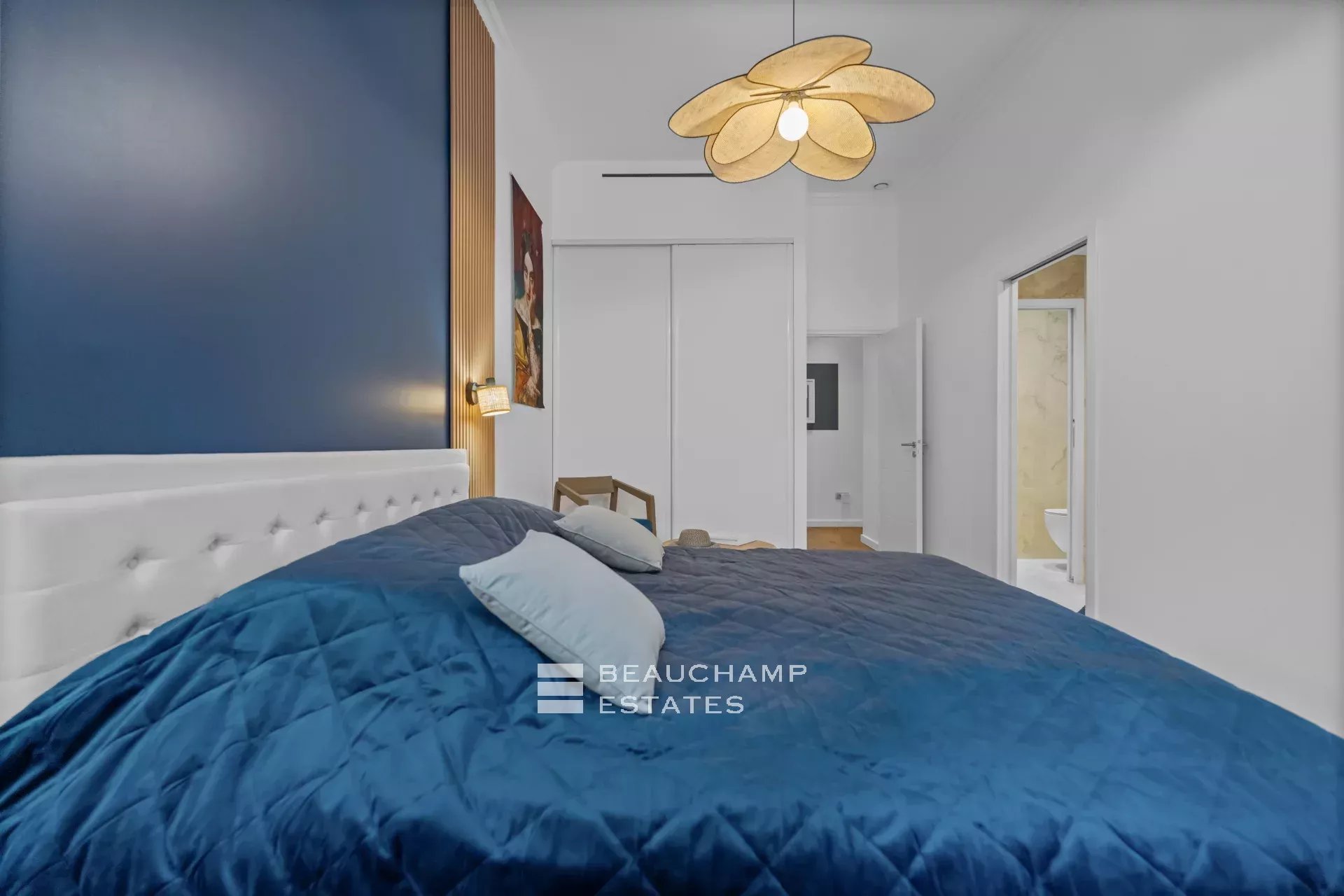 Cannes center – Superb fully renovated 2-room apartment Cannes center – Superb fully renovated 2-room apartment