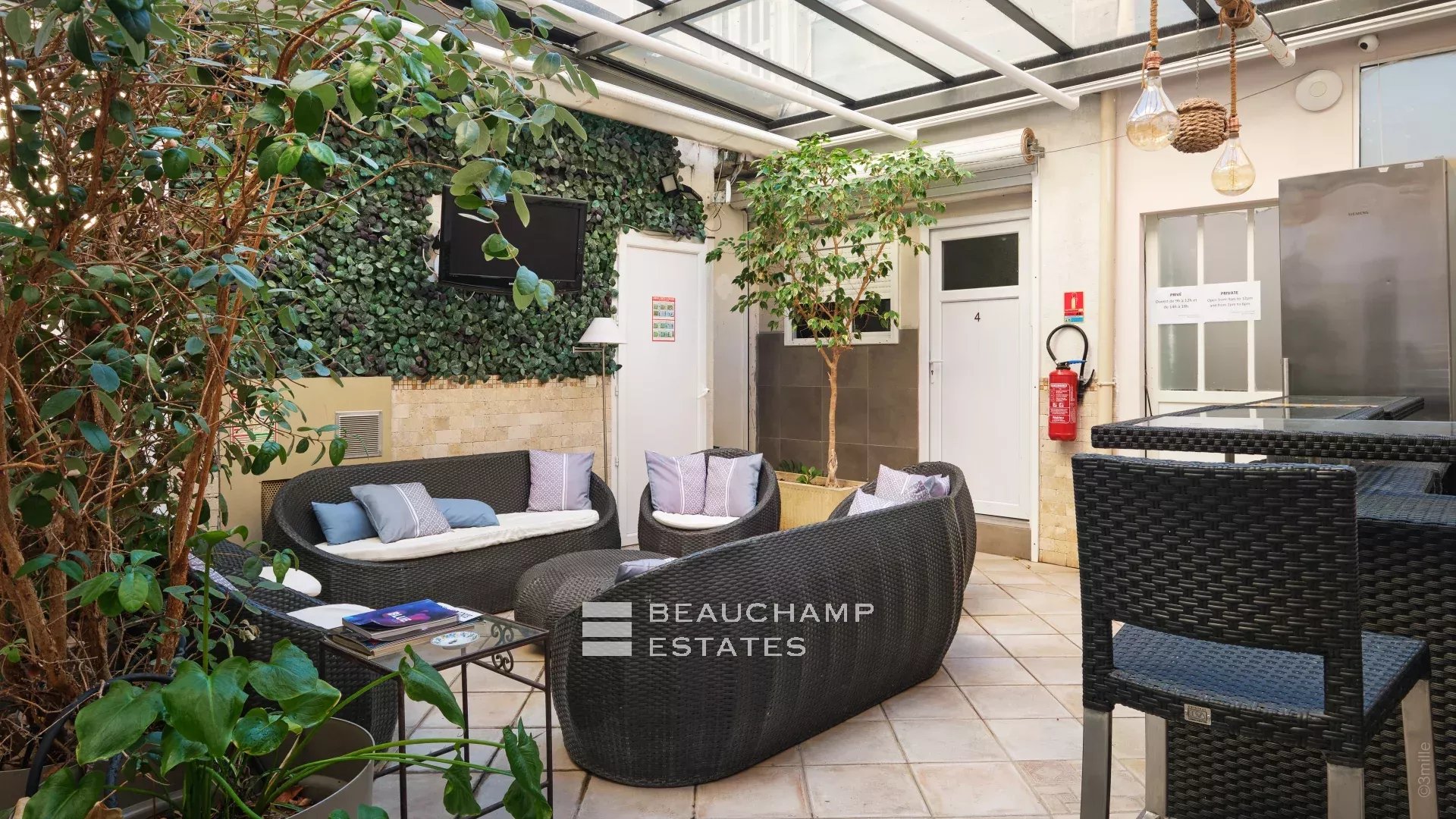 Cannes Centre – Résidence de 12 studios et terrasse commune Cannes Centre – Residence of 12 studios and common terrace