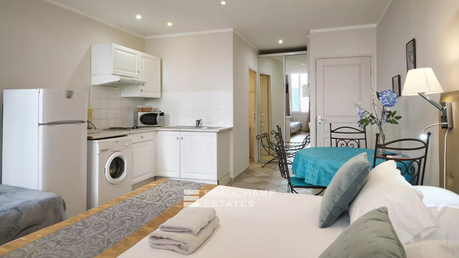 Cannes Centre – Résidence de 12 studios et terrasse commune Cannes Centre – Residence of 12 studios and common terrace