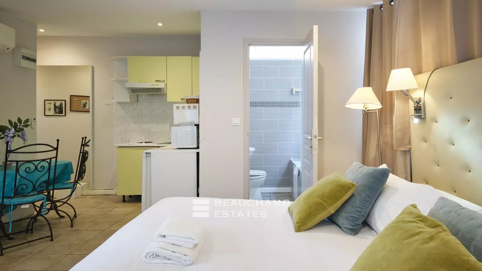 Cannes Centre – Résidence de 12 studios et terrasse commune Cannes Centre – Residence of 12 studios and common terrace