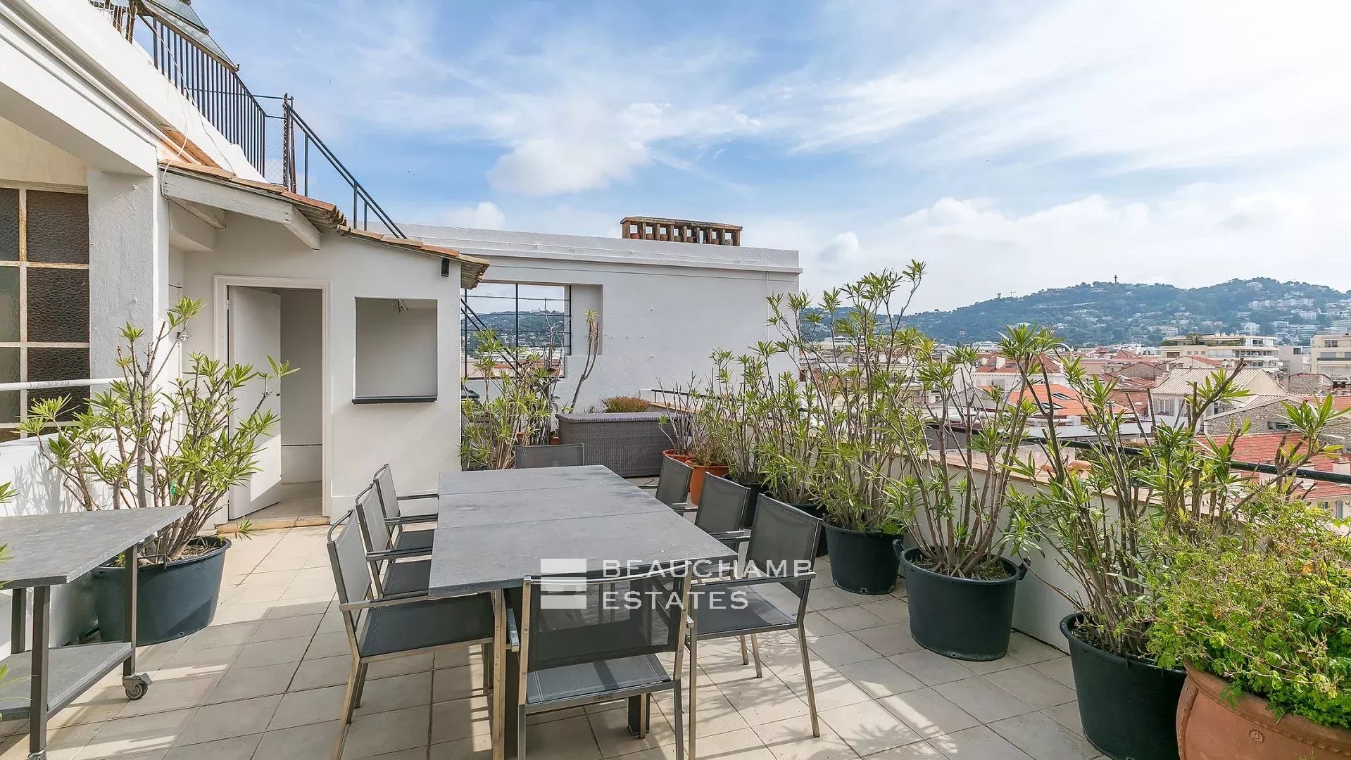 Cannes proche Croisette – Sublime appartement avec terrasses Cannes close Croisette – Apartment with Terrace