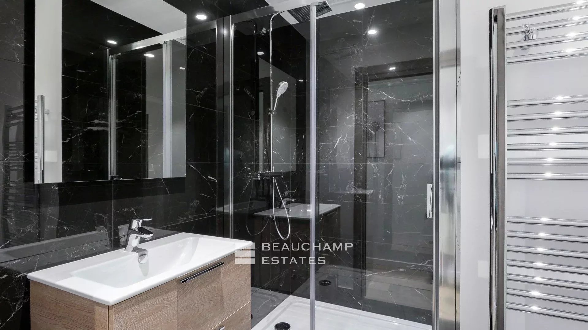 Cannes close to Croisette – Design 4 bedrooms Apartment Cannes close to Croisette – Design 4 bedrooms Apartment