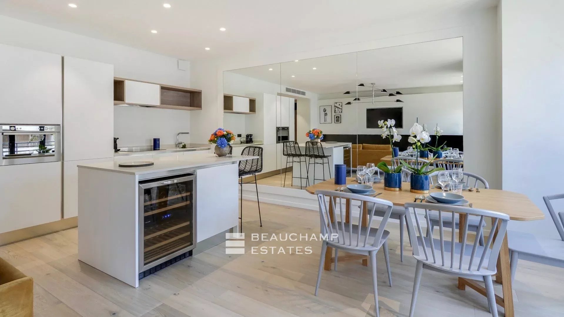 Cannes close to Croisette – Design 4 bedrooms Apartment Cannes close to Croisette – Design 4 bedrooms Apartment