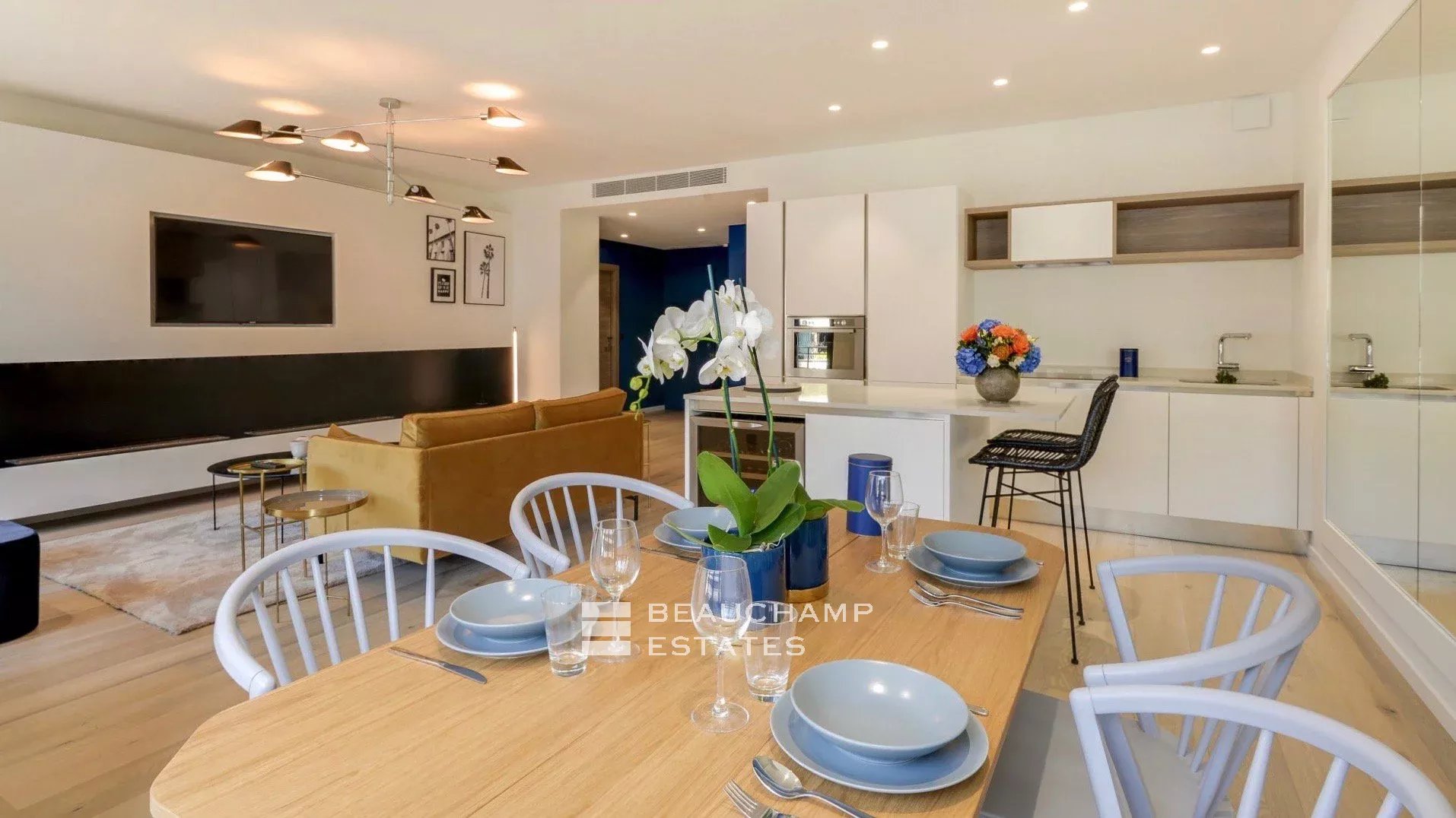 Cannes close to Croisette – Design 4 bedrooms Apartment Cannes close to Croisette – Design 4 bedrooms Apartment