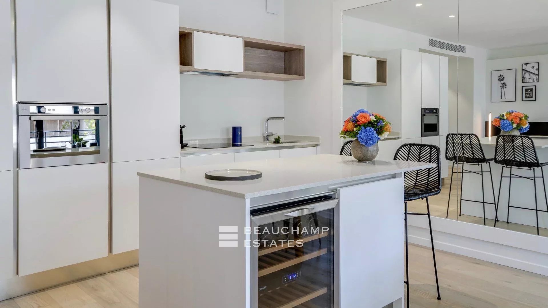 Cannes close to Croisette – Design 4 bedrooms Apartment Cannes close to Croisette – Design 4 bedrooms Apartment