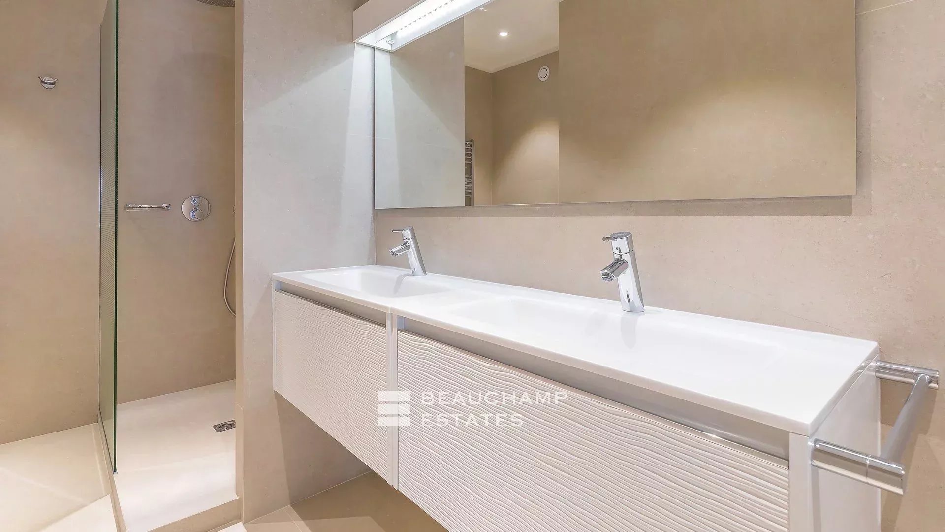 Cannes close to Croisette – Stunning 2 bedrooms apartment Cannes close to Croisette – Stunning 2 bedrooms apartment