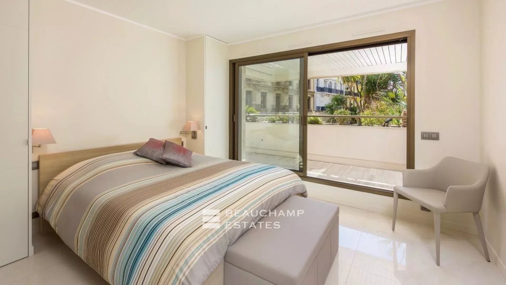Cannes close to the Palais – Luxurious 3 bedroom apartment with terrace
