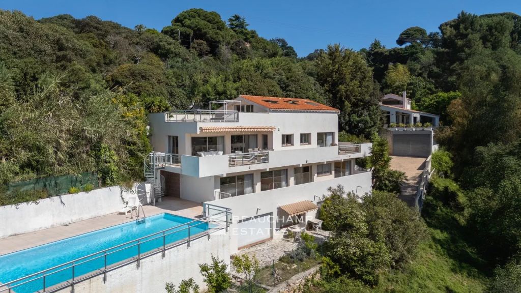 Cannes – Contemporary villa with sea view