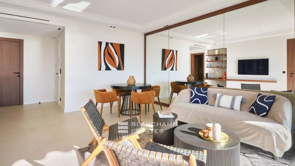 CANNES CROISETTE – 3 ROOMS RENOVATED PANORAMIC SEA VIEW