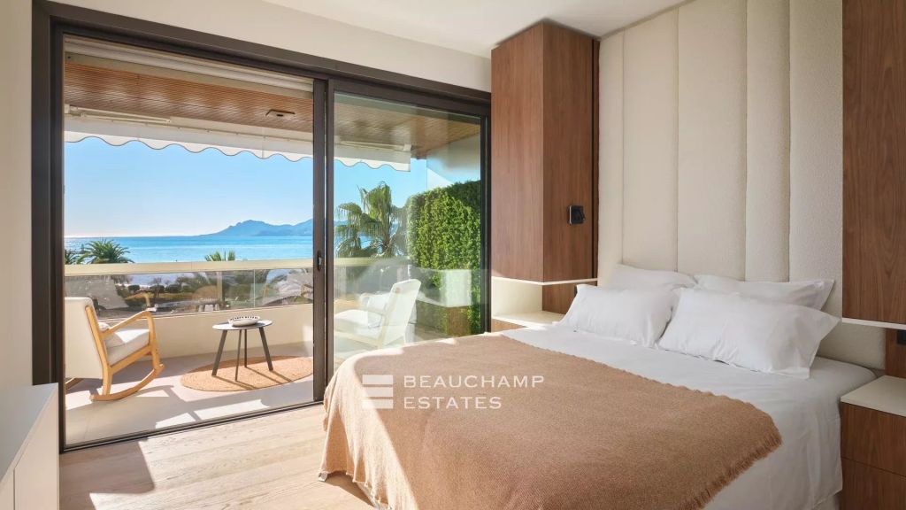CANNES CROISETTE – 3 ROOMS RENOVATED PANORAMIC SEA VIEW