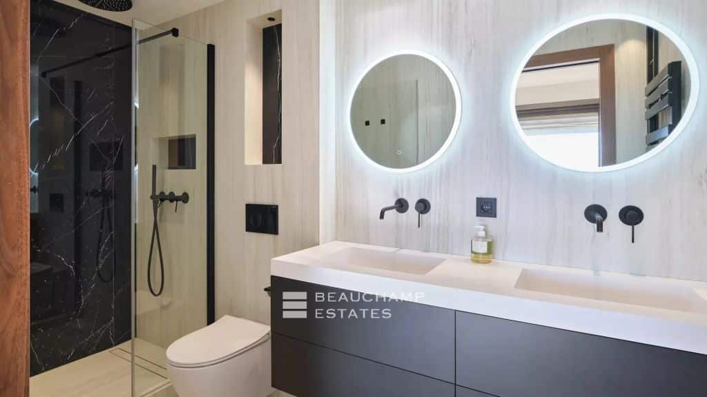 CANNES CROISETTE – 3 ROOMS RENOVATED PANORAMIC SEA VIEW