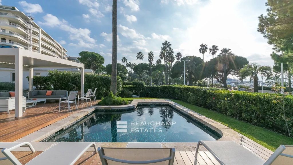 Cannes Croisette 5 bedrooms villa