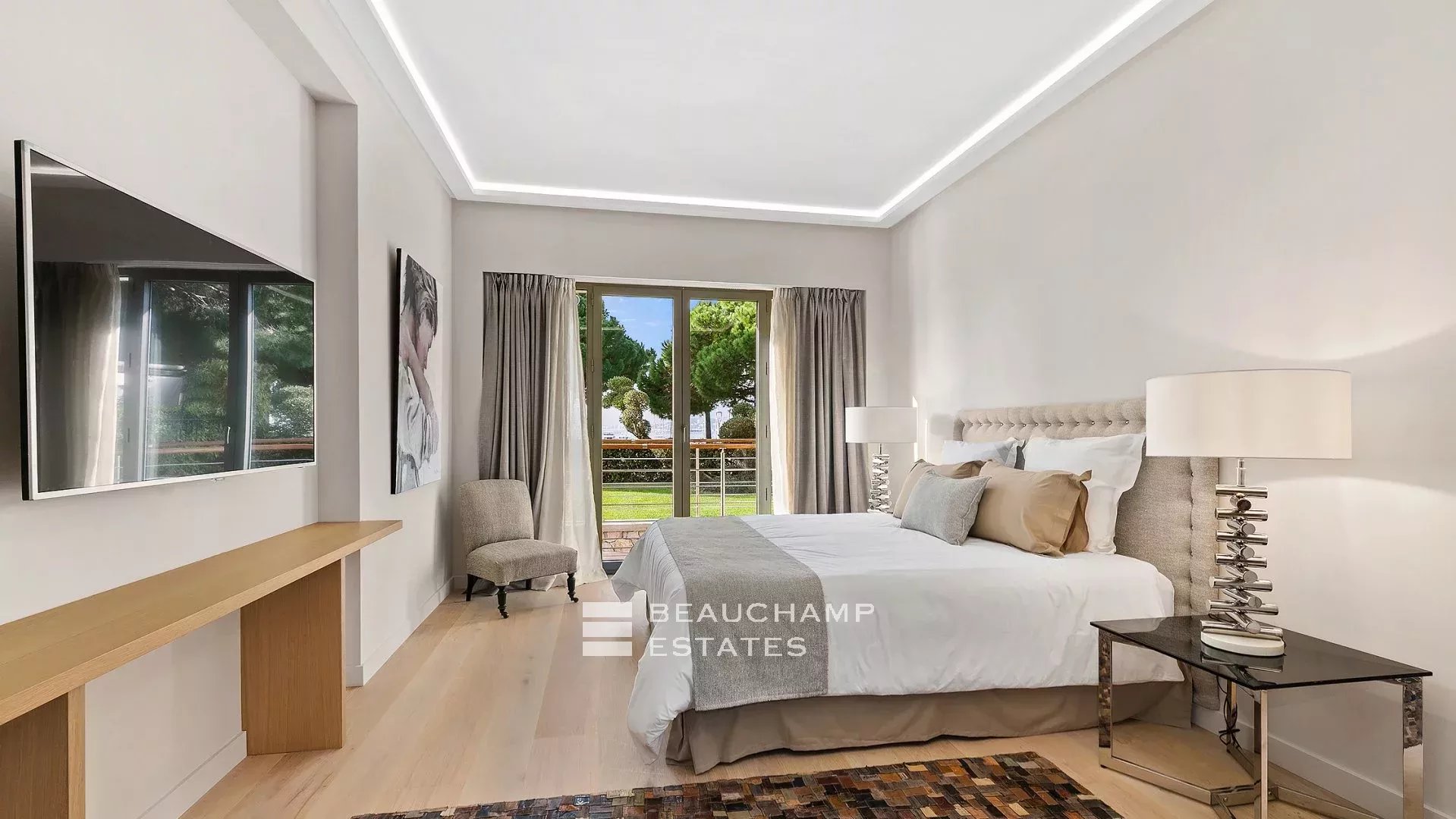 Cannes Croisette 5 bedrooms villa Cannes Croisette 5 bedrooms villa