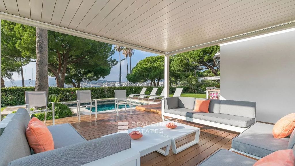 Cannes Croisette 5 bedrooms villa